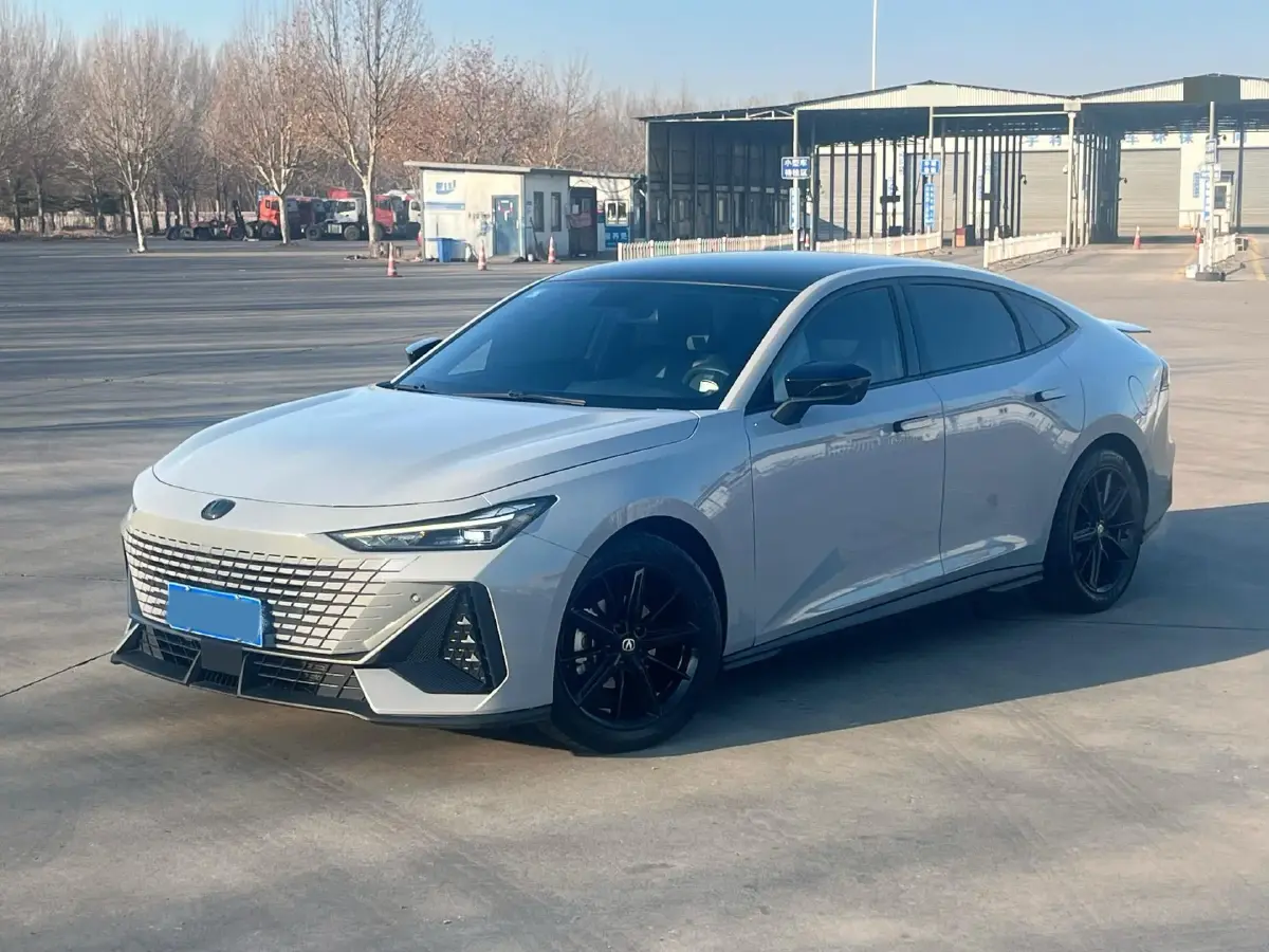 2022 ChangAn UNI-V 1.5T 188HP L4 7DCT