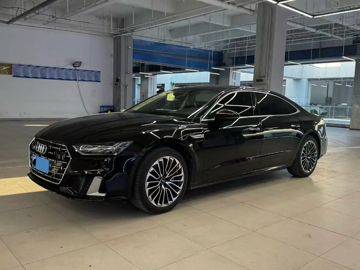 2024 Audi A7L 2.0T 245HP L4 7DCT