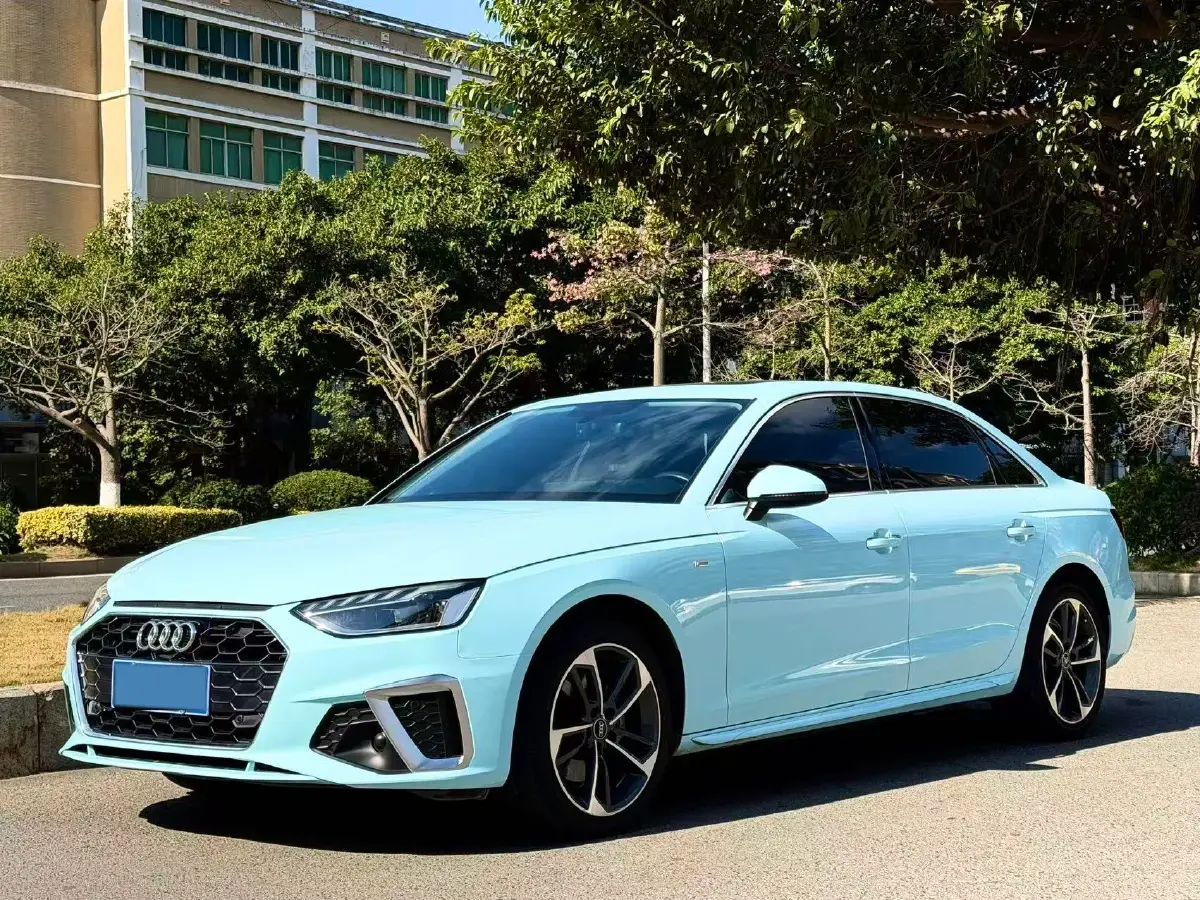 2022 Audi A4L 2.0T 190HP L4 7DCT