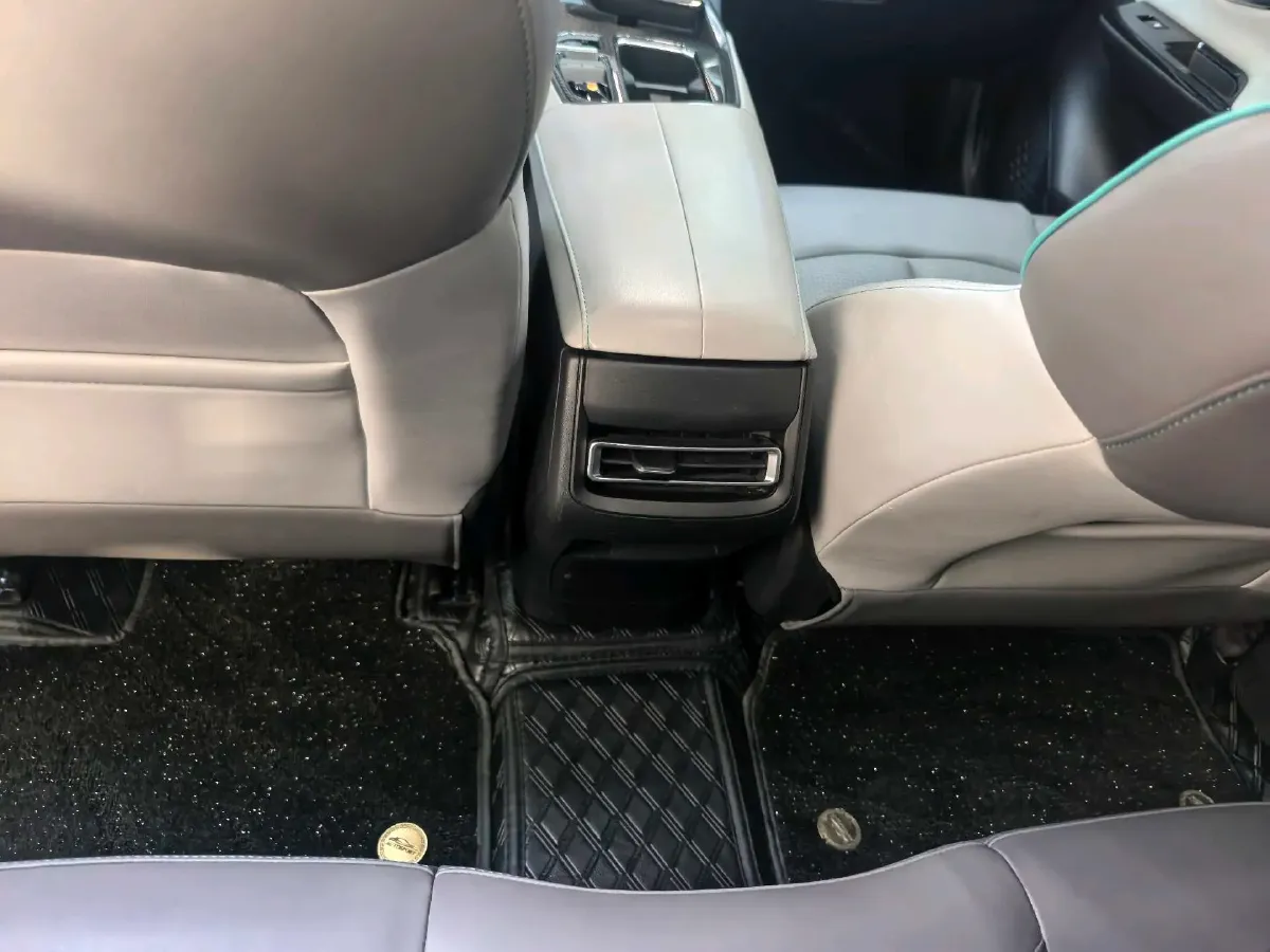 2023 ChangAn UNI-T 1.5T 188HP L4 7DCT,autocango,china used car exporter,china ev exporter,chinese used car exporter,chinese used ev exporter