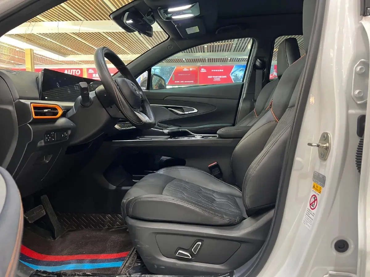 2022 ChangAn UNI-T 1.5T 188HP L4 7DCT,autocango,china used car exporter,china ev exporter,chinese used car exporter,chinese used ev exporter