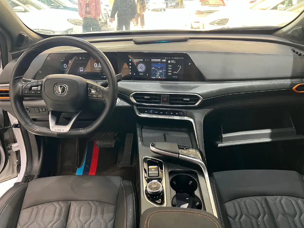 2022 ChangAn UNI-T 1.5T 188HP L4 7DCT,autocango,china used car exporter,china ev exporter,chinese used car exporter,chinese used ev exporter