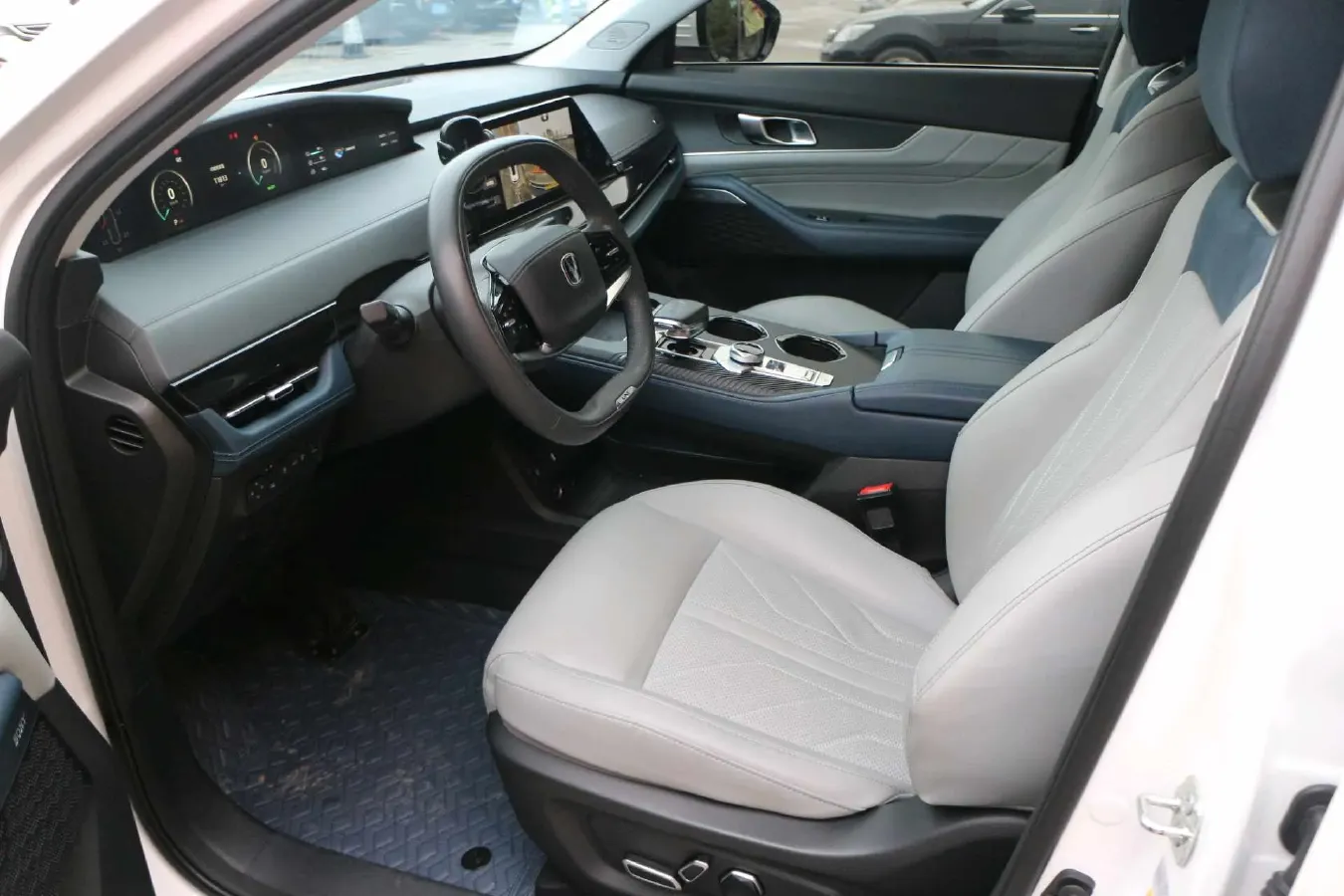 2023 ChangAn UNI-K iDD 1.5T 170HP L4 6TCT PHEV 28.39KWH,autocango,china used car exporter,china ev exporter,chinese used car exporter,chinese used ev exporter