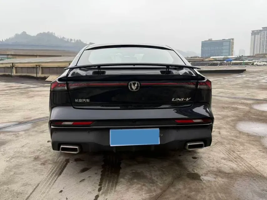 2025 ChangAn UNI-V 1.5T 192HP L4 7DCT,autocango,china used car exporter,china ev exporter,chinese used car exporter,chinese used ev exporter