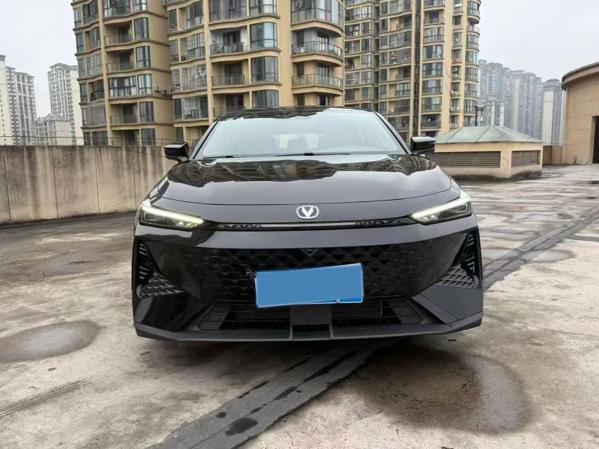 2025 ChangAn UNI-V 1.5T 192HP L4 7DCT,autocango,china used car exporter,china ev exporter,chinese used car exporter,chinese used ev exporter