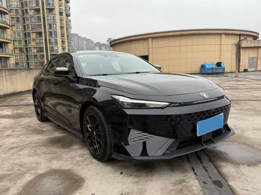 2025 ChangAn UNI-V 1.5T 192HP L4 7DCT,autocango,china used car exporter,china ev exporter,chinese used car exporter,chinese used ev exporter