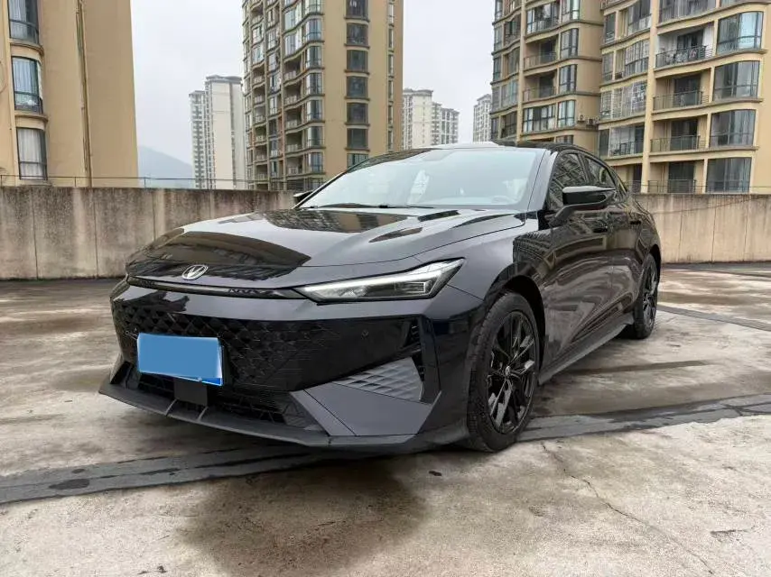 2025 ChangAn UNI-V 1.5T 192HP L4 7DCT