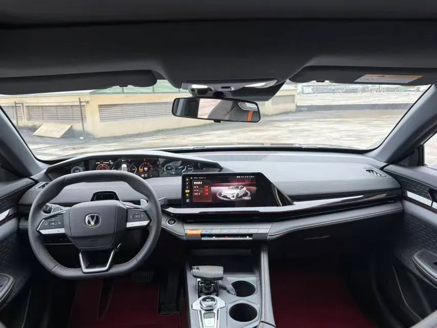 2025 ChangAn UNI-V 1.5T 192HP L4 7DCT,autocango,china used car exporter,china ev exporter,chinese used car exporter,chinese used ev exporter