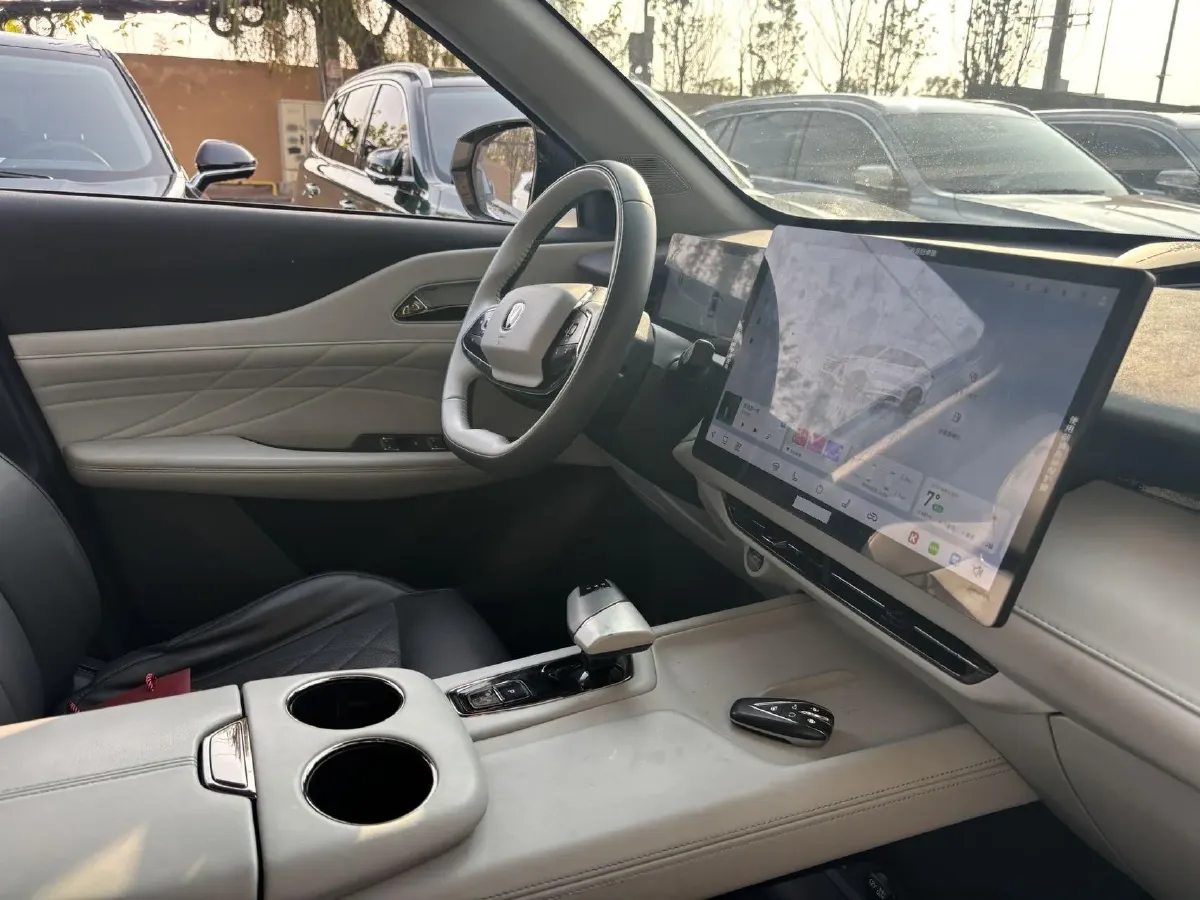 2024 ChangAn UNI-Z 1.5L 98HP L4 E-CVT PHEV 18.4KWH,autocango,china used car exporter,china ev exporter,chinese used car exporter,chinese used ev exporter