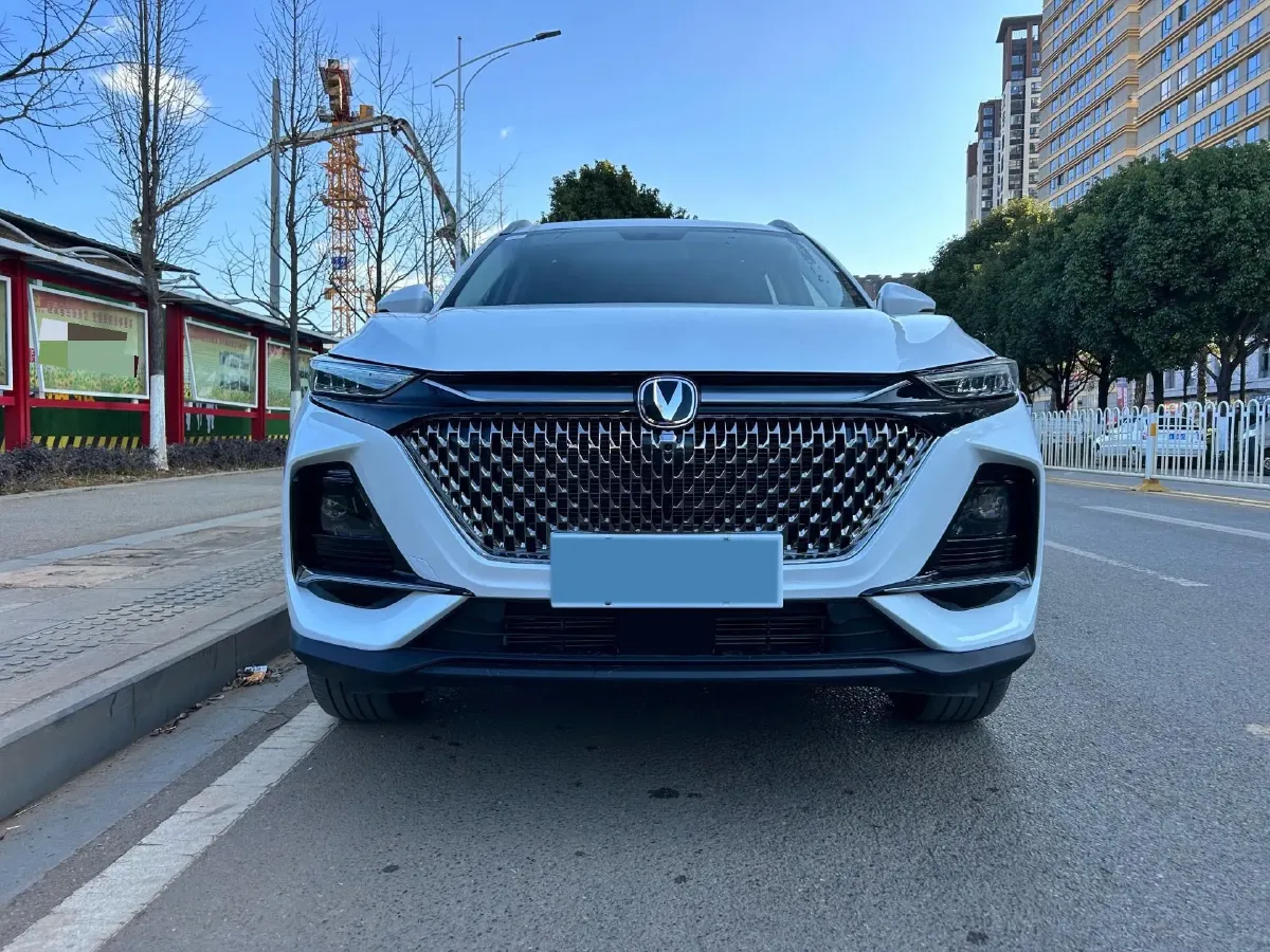 2024 ChangAn X7 PLUS 1.5T 188HP L4 7DCT,autocango,china used car exporter,china ev exporter,chinese used car exporter,chinese used ev exporter