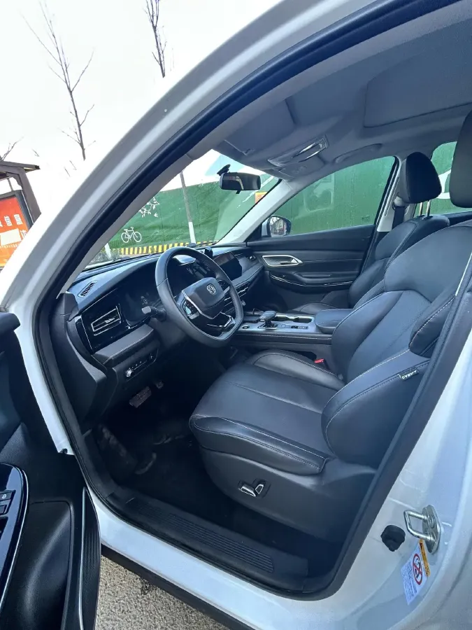 2024 ChangAn X7 PLUS 1.5T 188HP L4 7DCT,autocango,china used car exporter,china ev exporter,chinese used car exporter,chinese used ev exporter