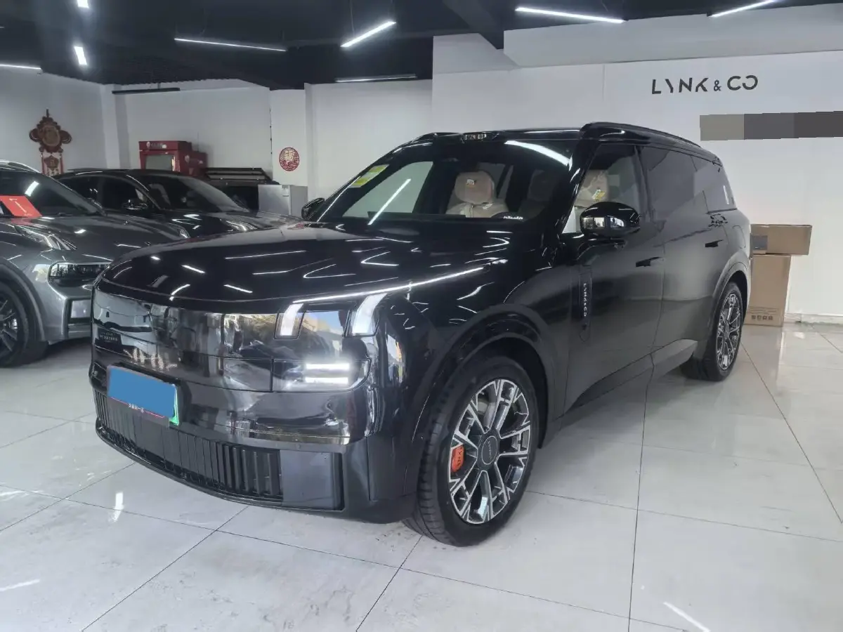 2025 LYNK&CO 900 2.0T 254HP L4 3DHT PHEV