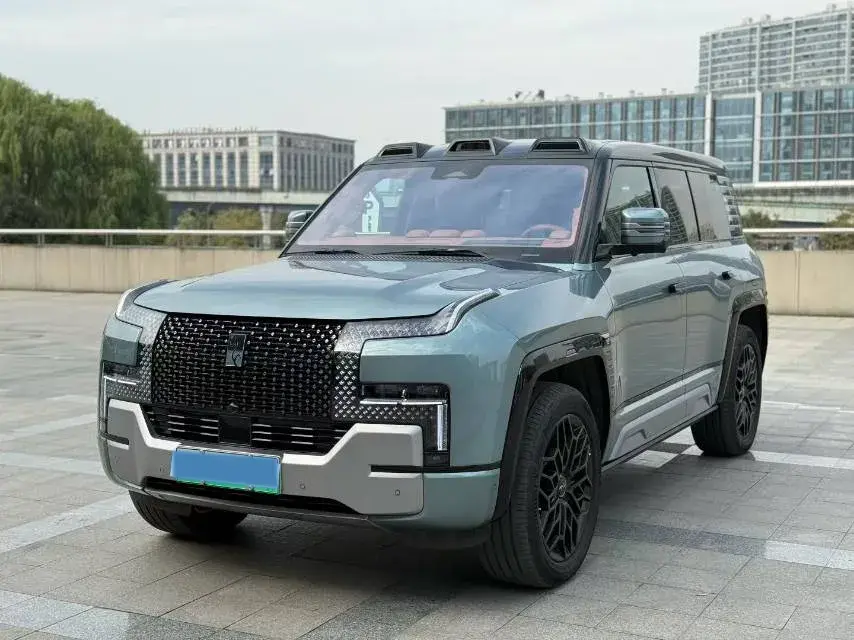 2023 YangWang U8 2.0T 272HP L4 REEV 49.05KWH