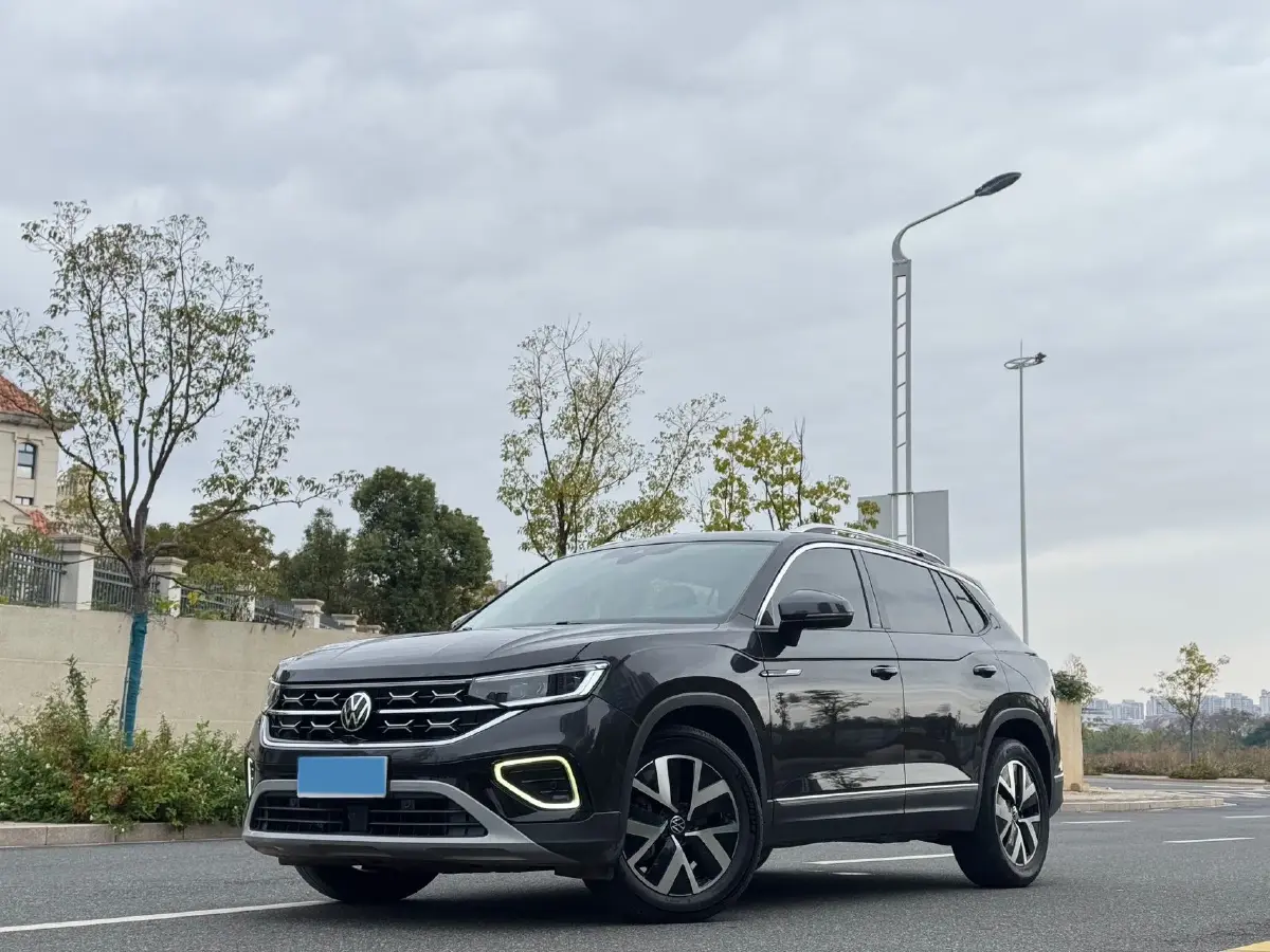 2023 Volkswagen Tayron 2.0T 186HP L4 7DCT