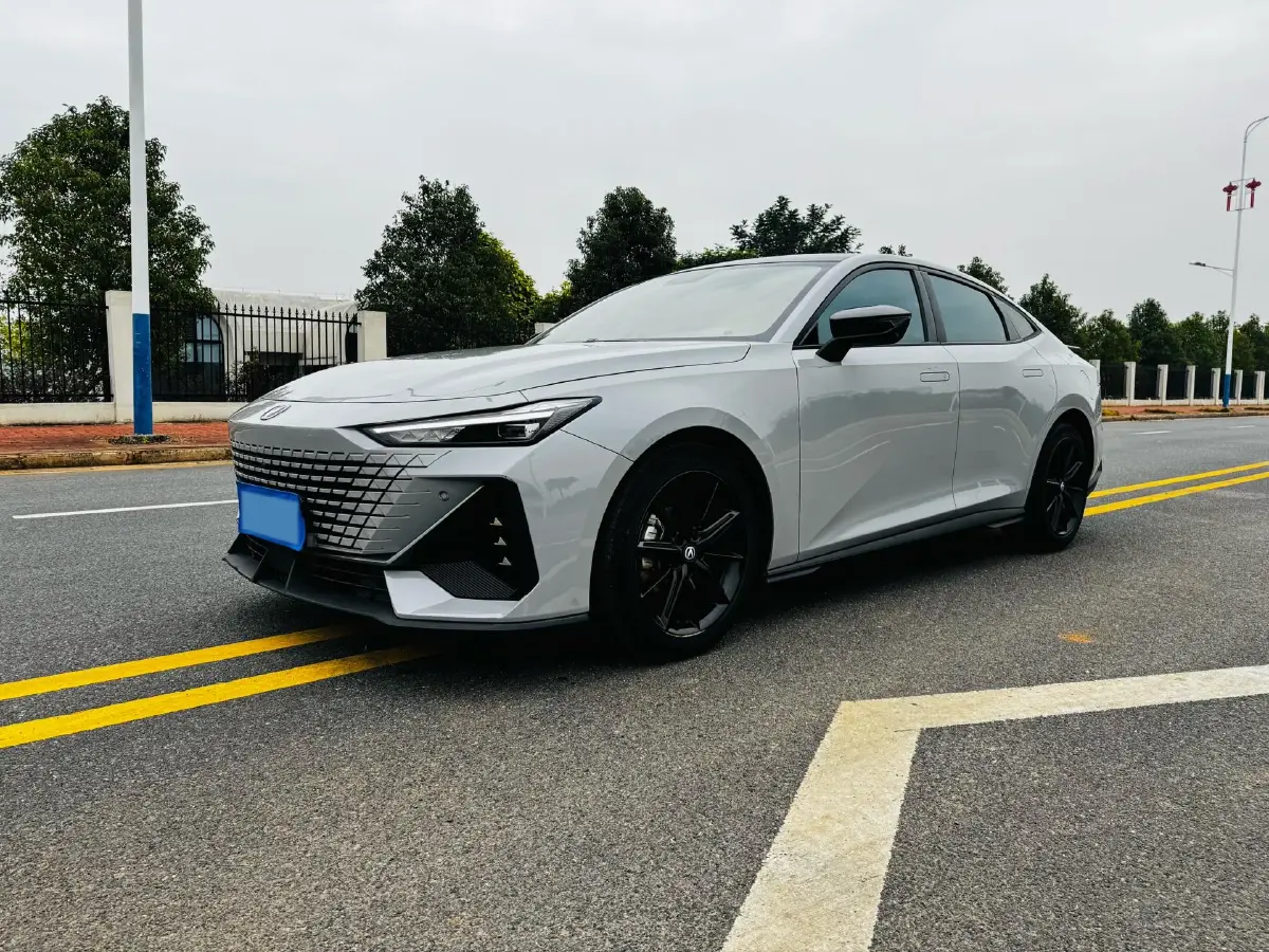 2022 ChangAn UNI-V 1.5T 188HP L4 7DCT