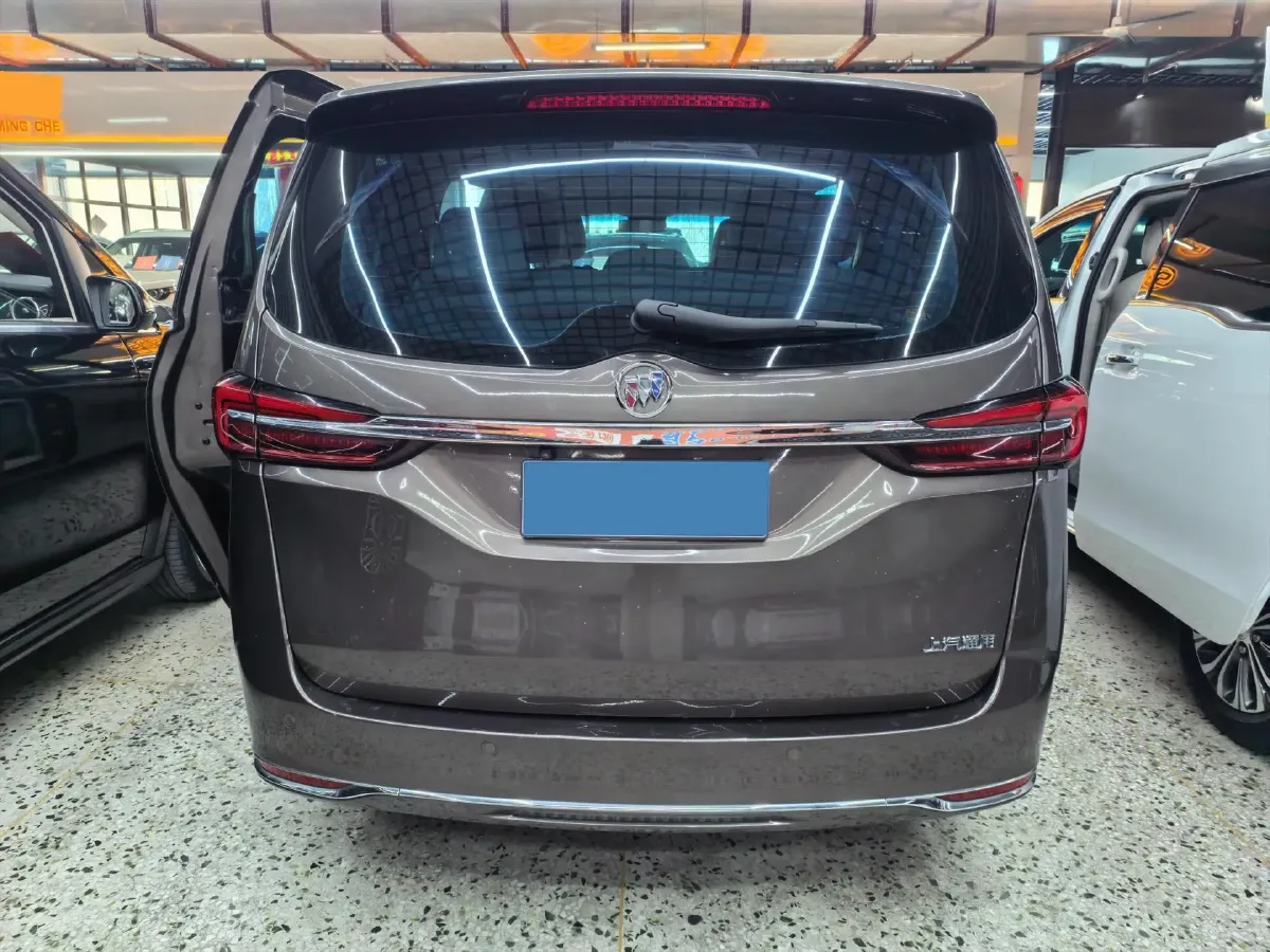 2022 Buick GL8 2.0T 237HP L4 9AT,autocango,china used car exporter,china ev exporter,chinese used car exporter,chinese used ev exporter