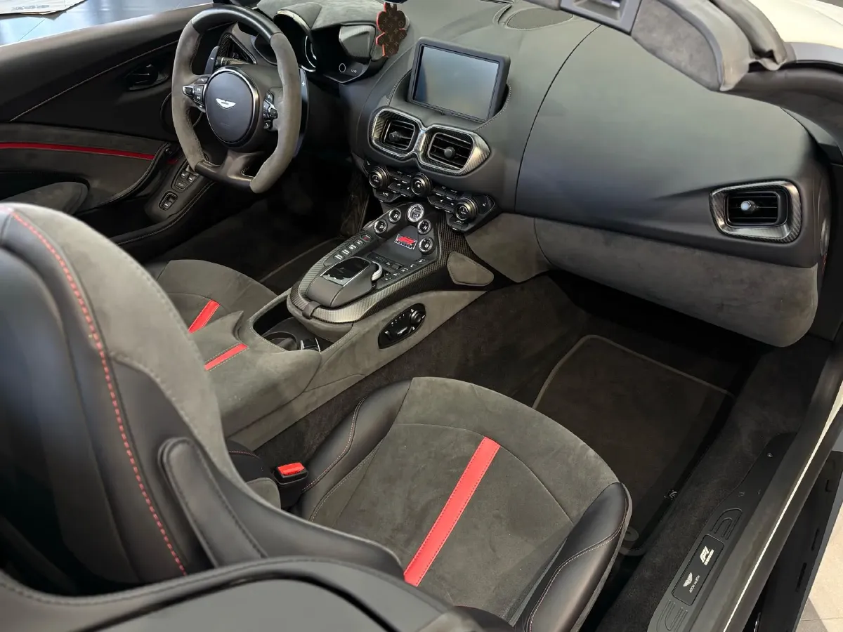 2023 Aston Martin V8 Vantage 4.0T 510HP V8 8AT,autocango,china used car exporter,china ev exporter,chinese used car exporter,chinese used ev exporter