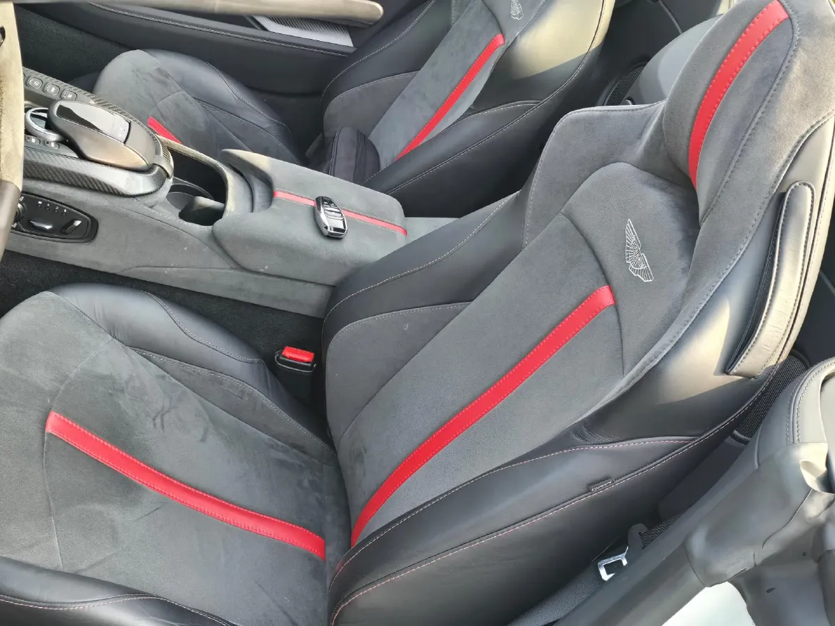 2023 Aston Martin V8 Vantage 4.0T 510HP V8 8AT,autocango,china used car exporter,china ev exporter,chinese used car exporter,chinese used ev exporter