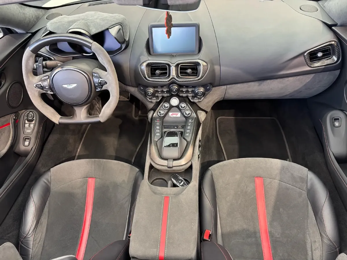 2023 Aston Martin V8 Vantage 4.0T 510HP V8 8AT,autocango,china used car exporter,china ev exporter,chinese used car exporter,chinese used ev exporter