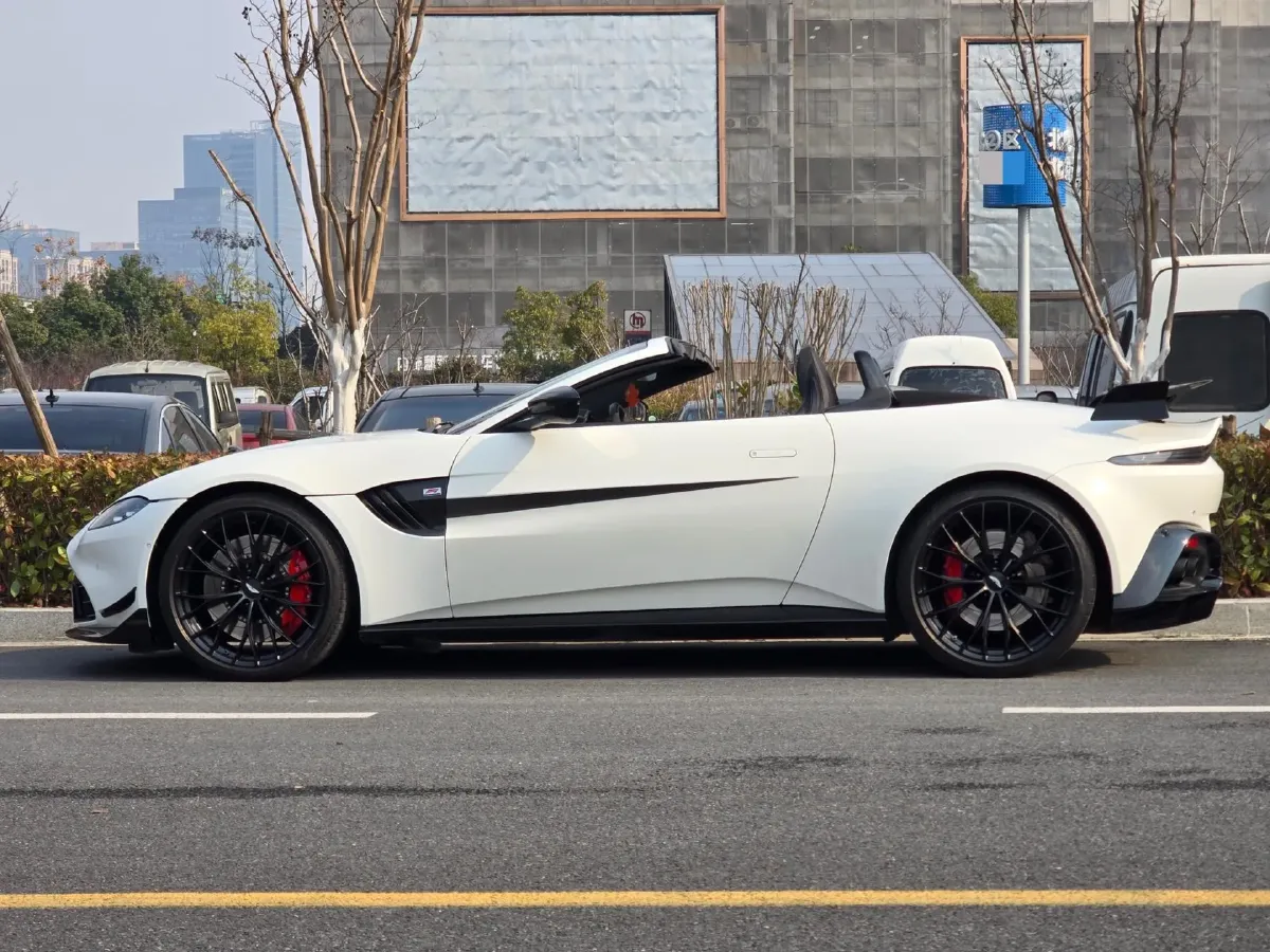 2023 Aston Martin V8 Vantage 4.0T 510HP V8 8AT,autocango,china used car exporter,china ev exporter,chinese used car exporter,chinese used ev exporter