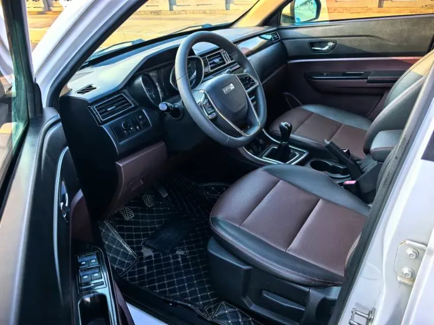 2017 LiFan MaiWei 1.8L 133HP L4 5MT,autocango,china used car exporter,china ev exporter,chinese used car exporter,chinese used ev exporter