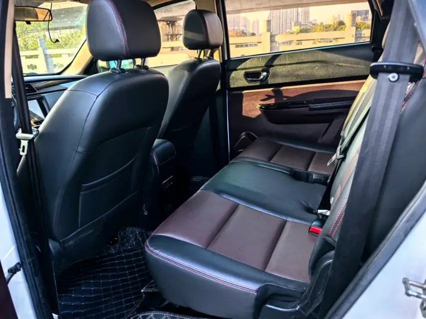 2017 LiFan MaiWei 1.8L 133HP L4 5MT,autocango,china used car exporter,china ev exporter,chinese used car exporter,chinese used ev exporter