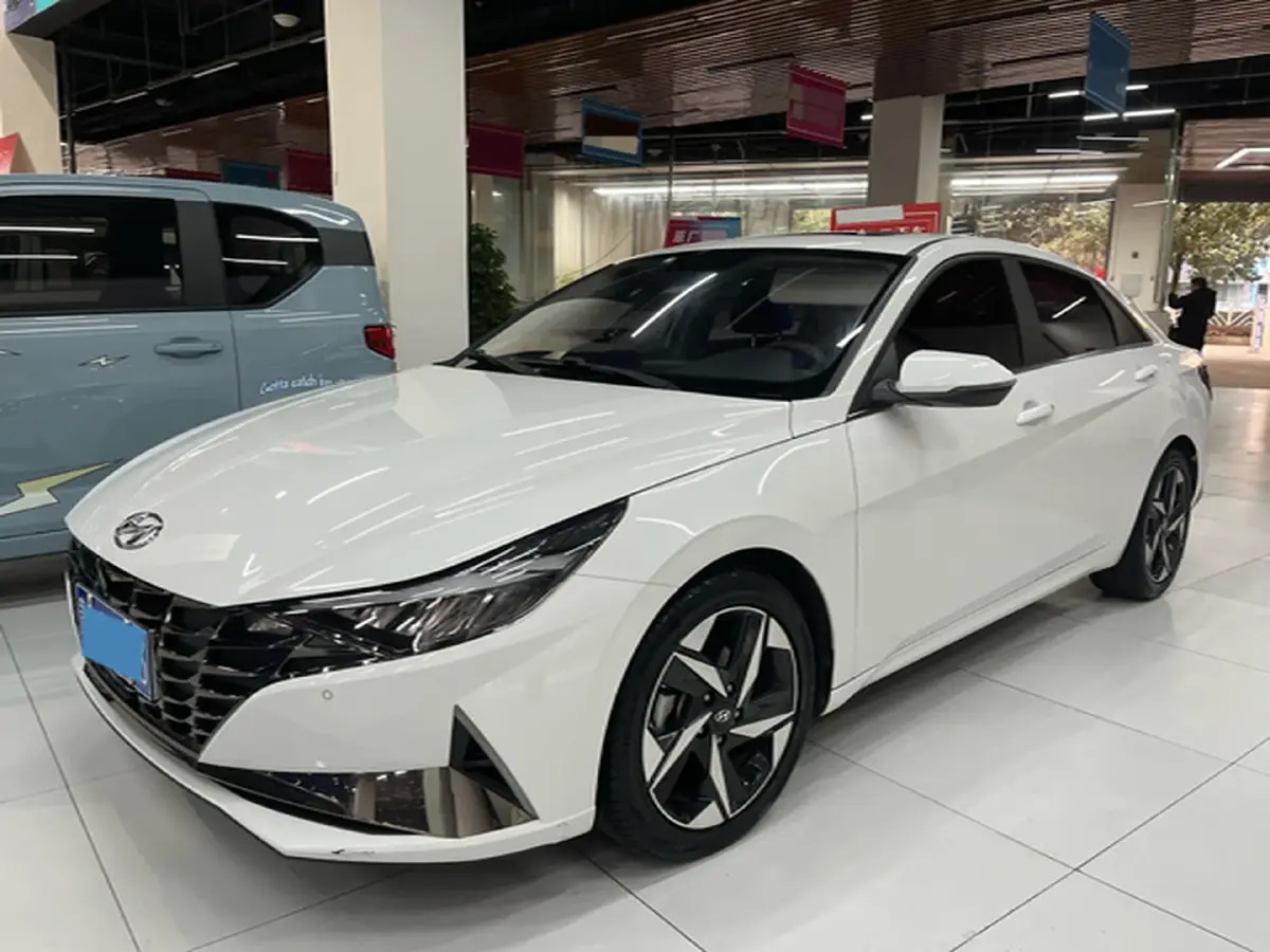 2022 Hyundai Elantra 1.5L 115HP L4 CVT