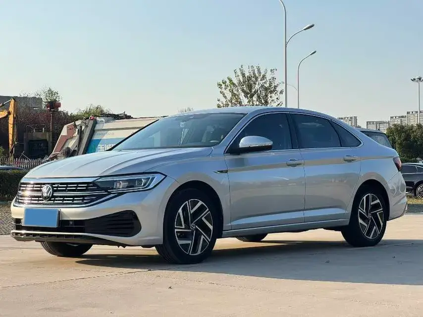 2022 Volkswagen Sagitar 1.2T 116HP L4 7DCT