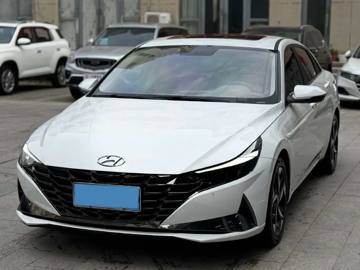 2022 Hyundai Elantra 1.5L 115HP L4 CVT