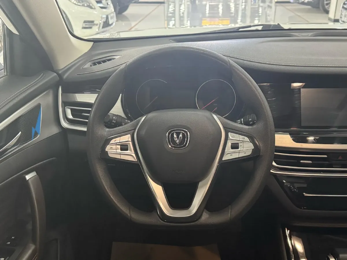 2019 ChangAn CS35 Plus 1.6L 128HP L4 6AT,autocango,china used car exporter,china ev exporter,chinese used car exporter,chinese used ev exporter