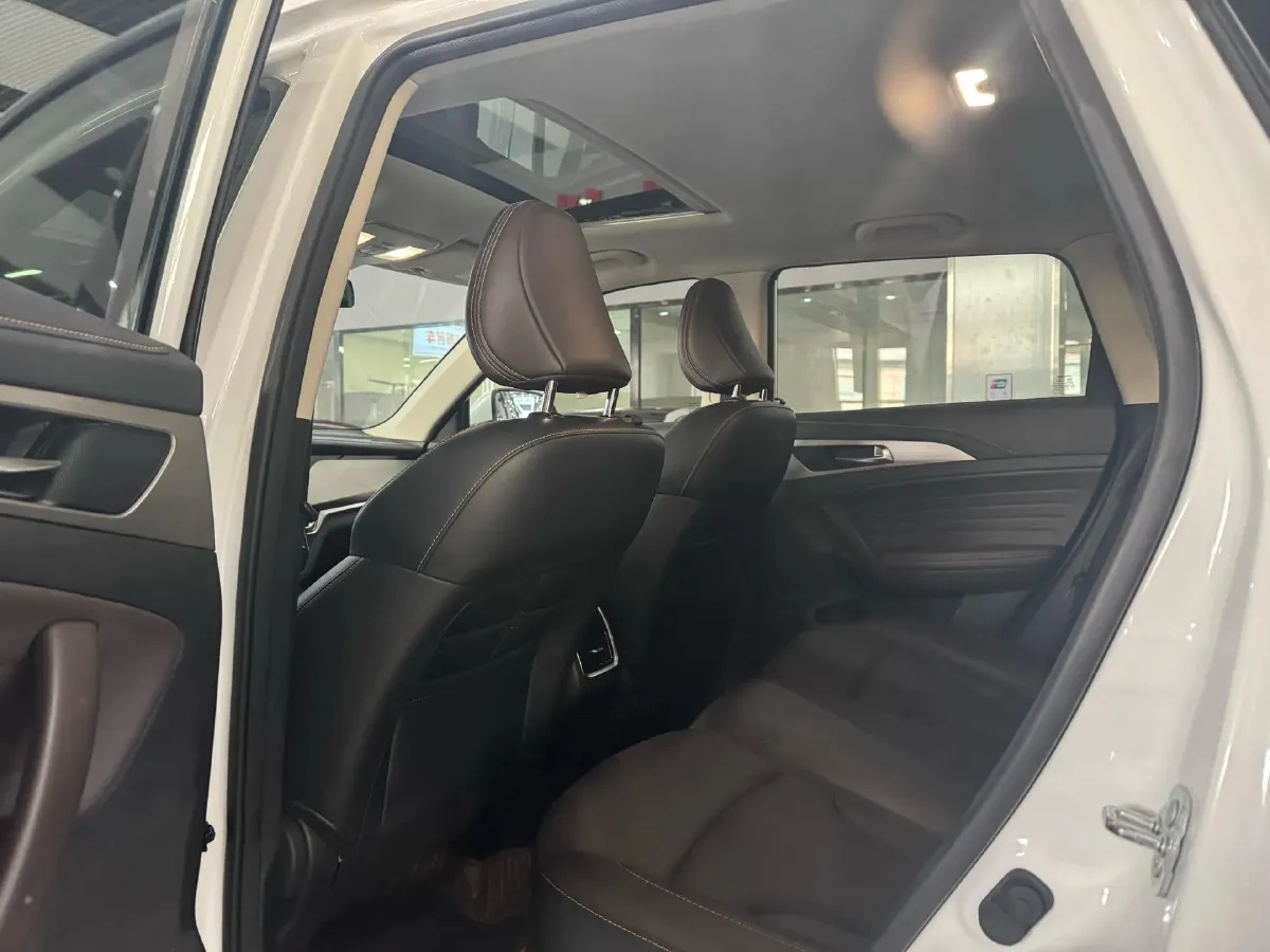 2019 ChangAn CS35 Plus 1.6L 128HP L4 6AT,autocango,china used car exporter,china ev exporter,chinese used car exporter,chinese used ev exporter