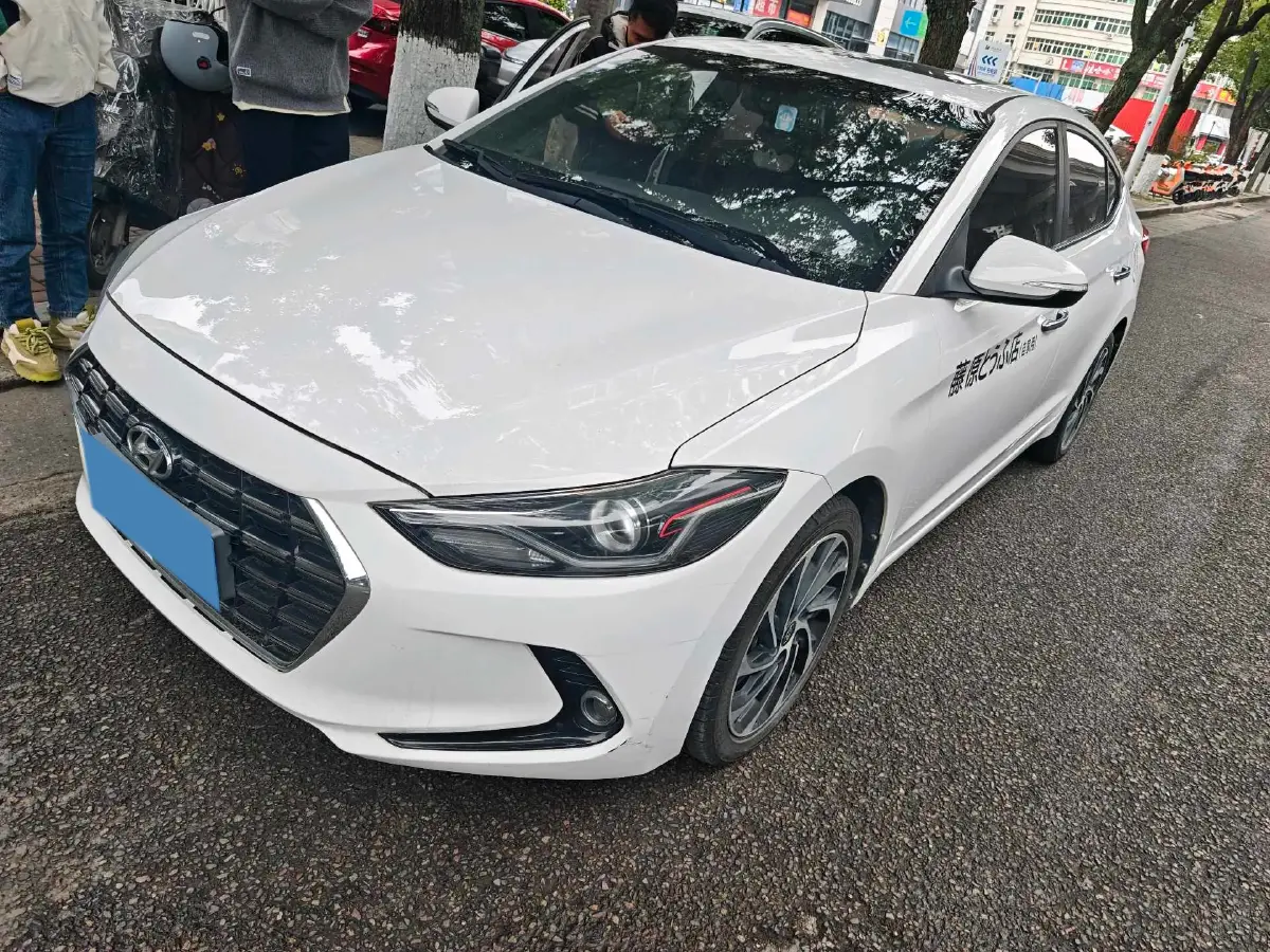 2019 Hyundai Elantra 1.4T 130HP L4 7DCT