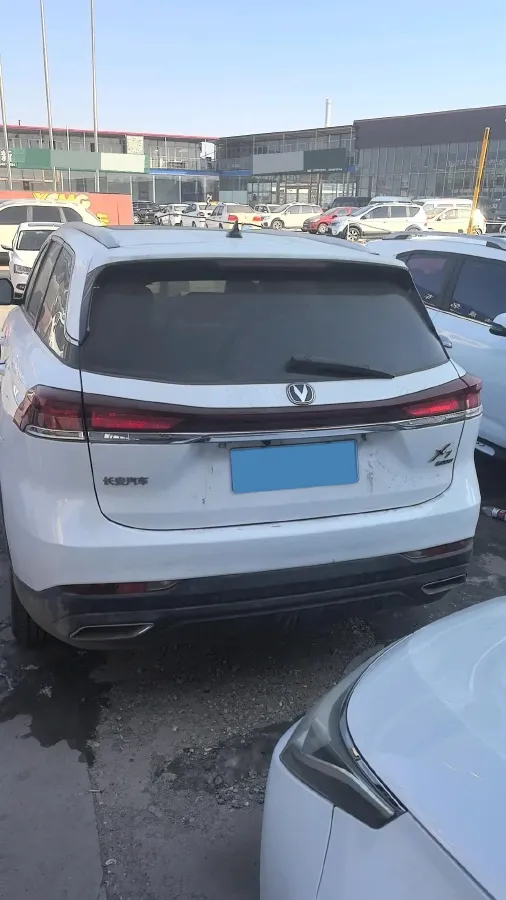 2024 ChangAn X7 PLUS 1.5T 188HP L4 7DCT,autocango,china used car exporter,china ev exporter,chinese used car exporter,chinese used ev exporter