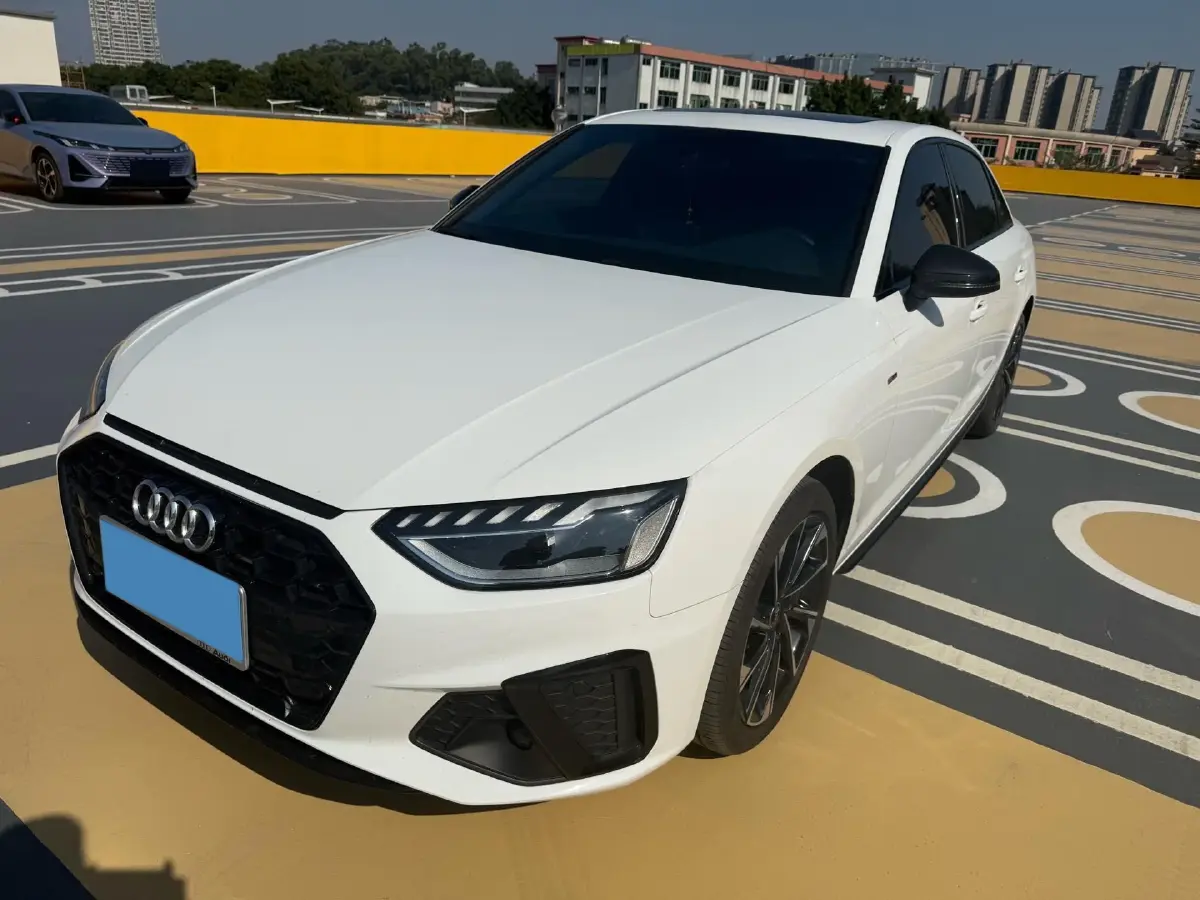 2023 Audi A4L 2.0T 190HP L4 7DCT