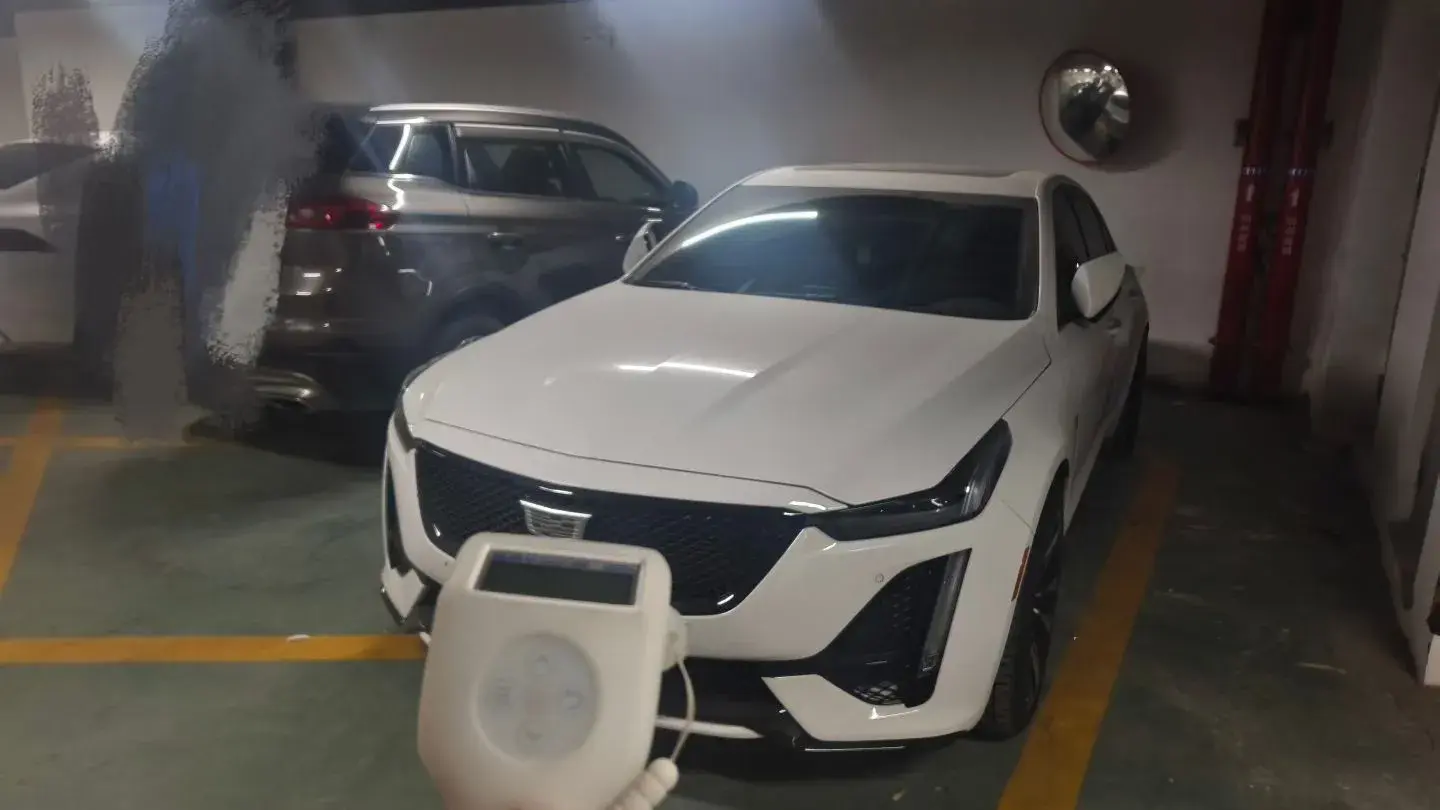 2022 Cadillac CT5 2.0T 237HP L4 10AT