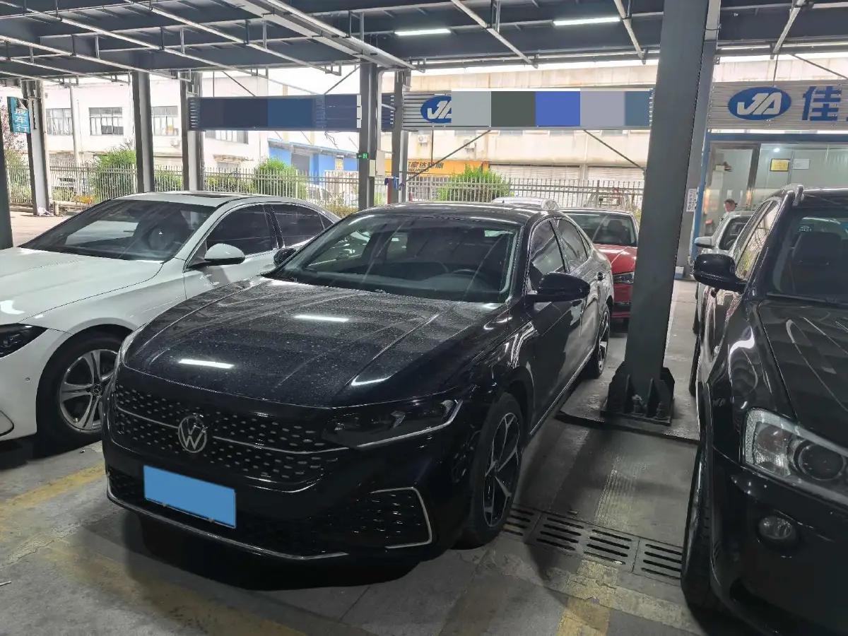 2024 Volkswagen Passat 2.0T 186HP L4 7DCT