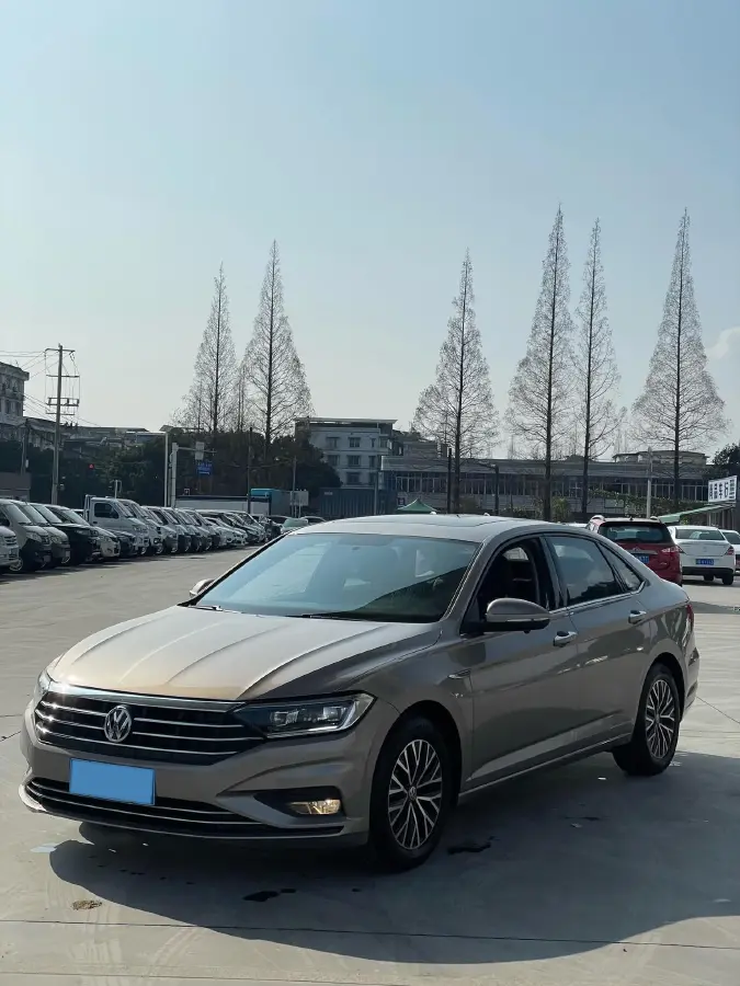 2020 Volkswagen Sagitar 1.2T 116HP L4 7DCT