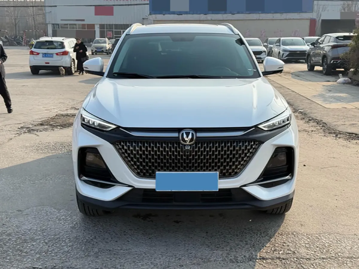 2024 ChangAn X7 PLUS 1.5T 188HP L4 7DCT,autocango,china used car exporter,china ev exporter,chinese used car exporter,chinese used ev exporter
