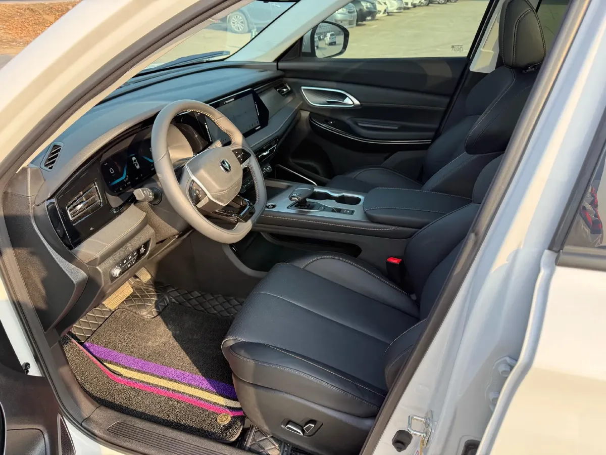 2024 ChangAn X7 PLUS 1.5T 188HP L4 7DCT,autocango,china used car exporter,china ev exporter,chinese used car exporter,chinese used ev exporter