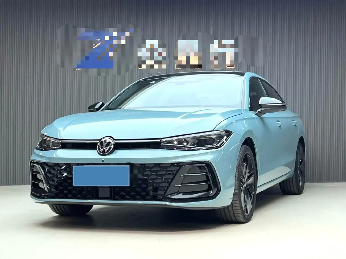 2025 Volkswagen Passat 2.0T 220HP L4 7DCT