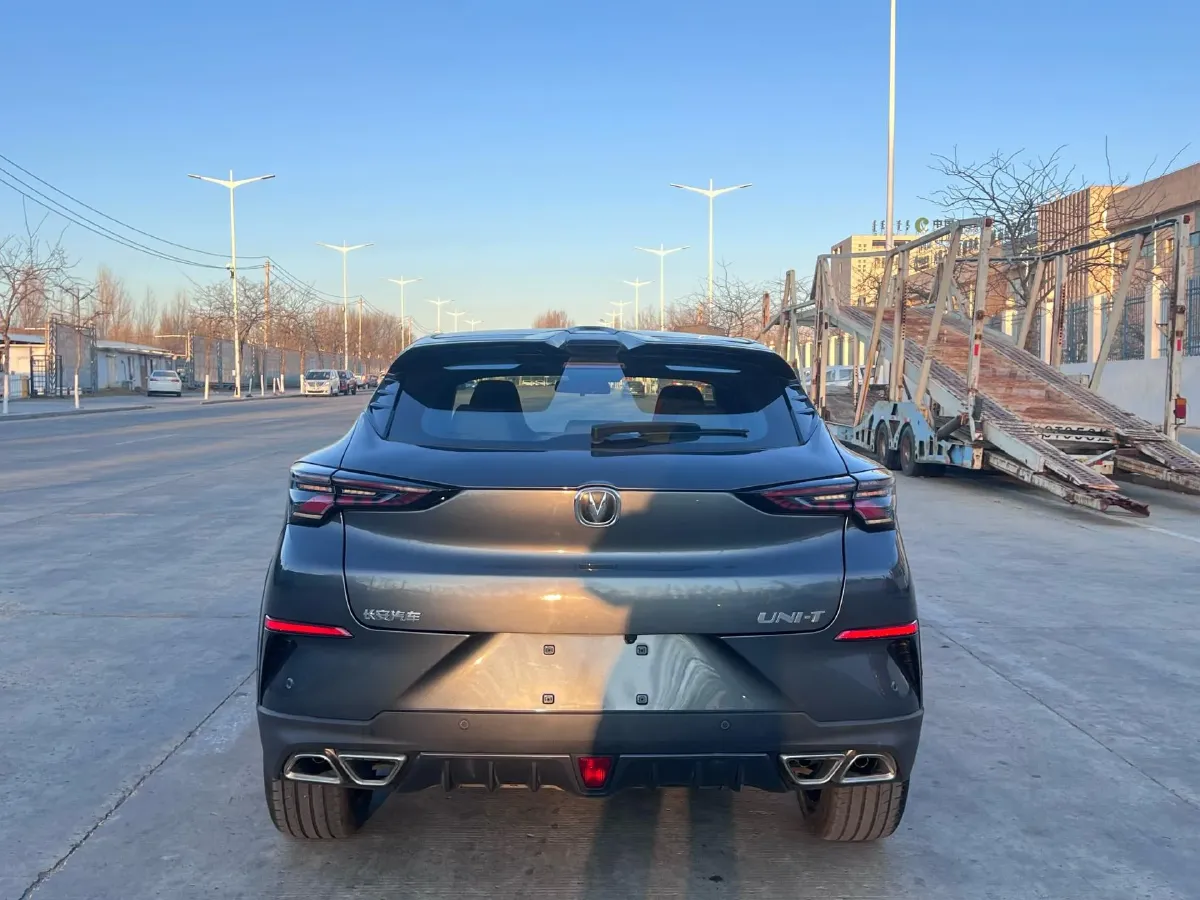 2020 ChangAn UNI-T 1.5T 180HP L4 7DCT,autocango,china used car exporter,china ev exporter,chinese used car exporter,chinese used ev exporter