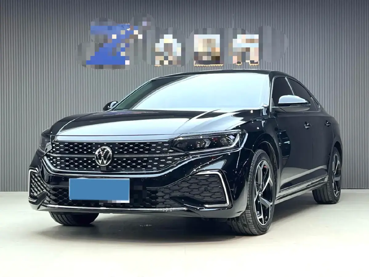 2023 Volkswagen Passat 2.0T 186HP L4 7DCT