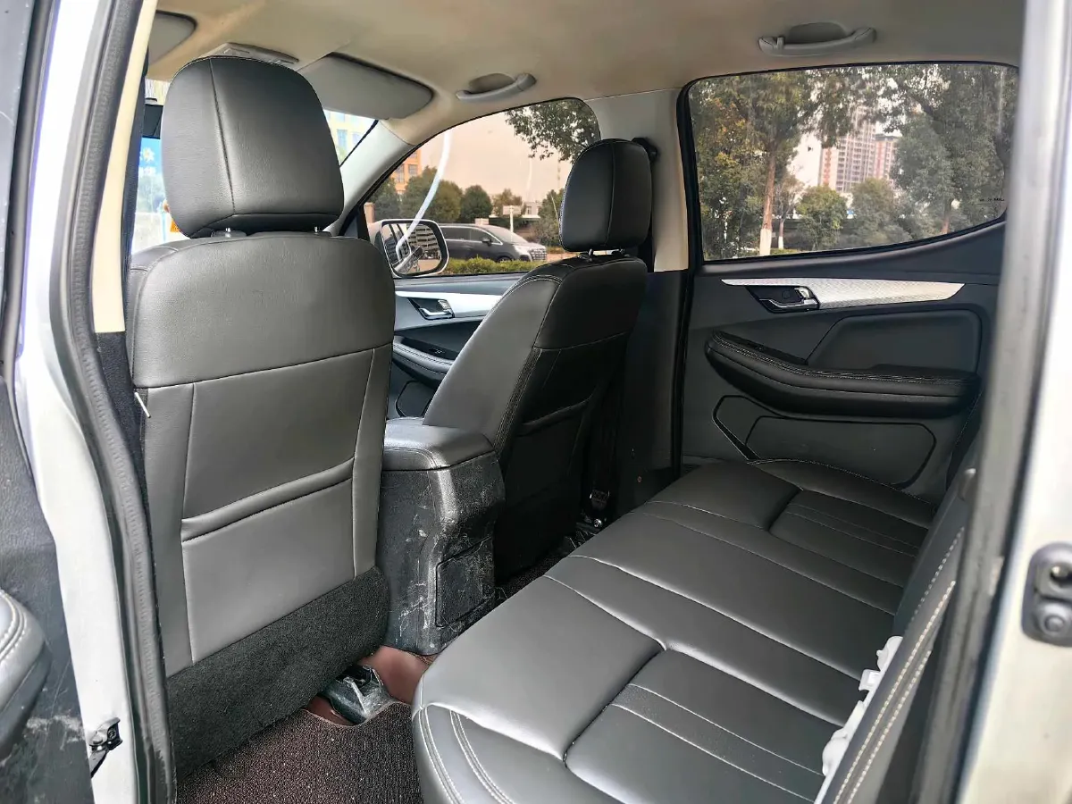 2020 ChangAn Kaicene KaiCheng F70 2.4T 218HP L4 6MT,autocango,china used car exporter,china ev exporter,chinese used car exporter,chinese used ev exporter