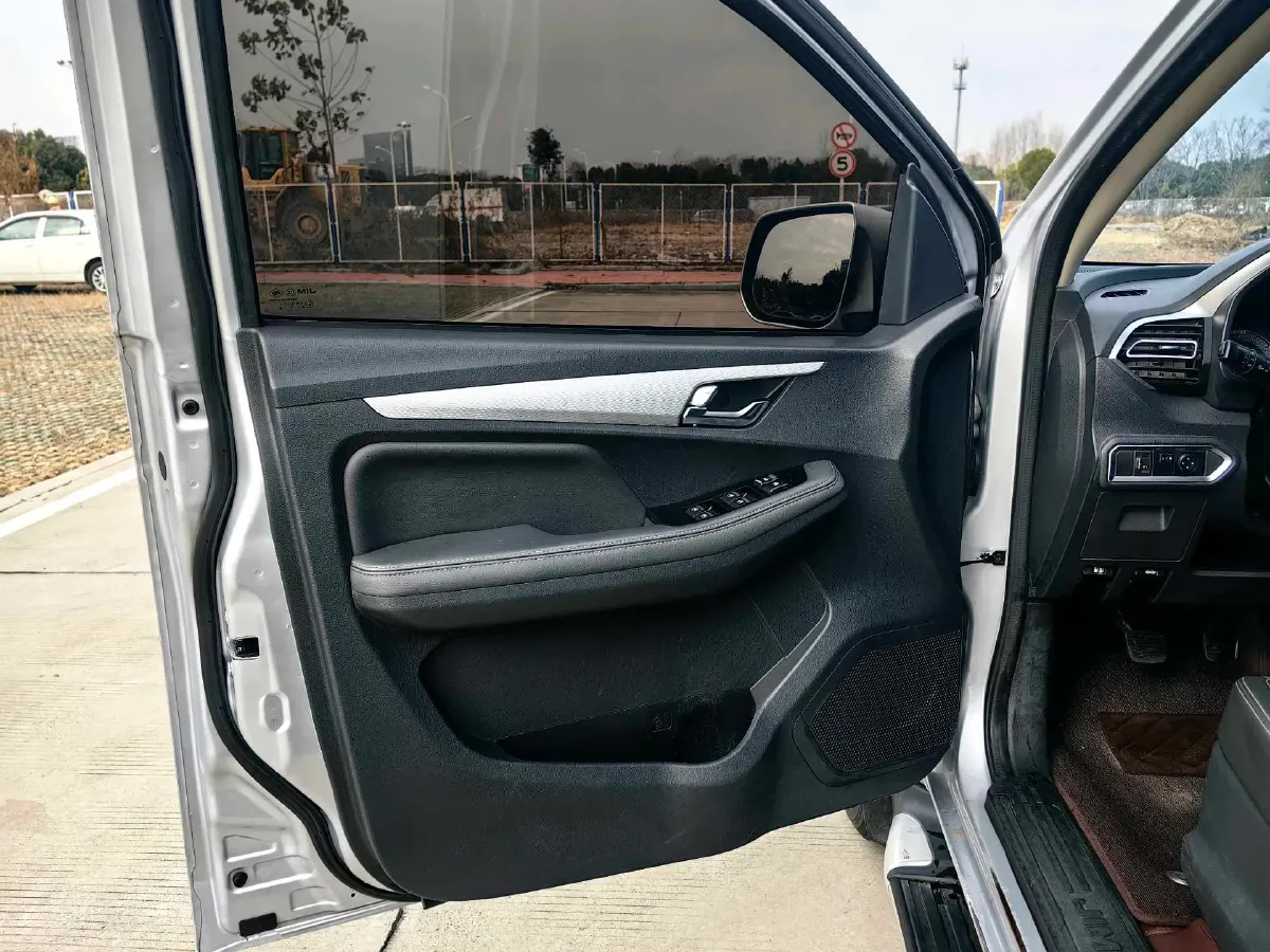 2020 ChangAn Kaicene KaiCheng F70 2.4T 218HP L4 6MT,autocango,china used car exporter,china ev exporter,chinese used car exporter,chinese used ev exporter