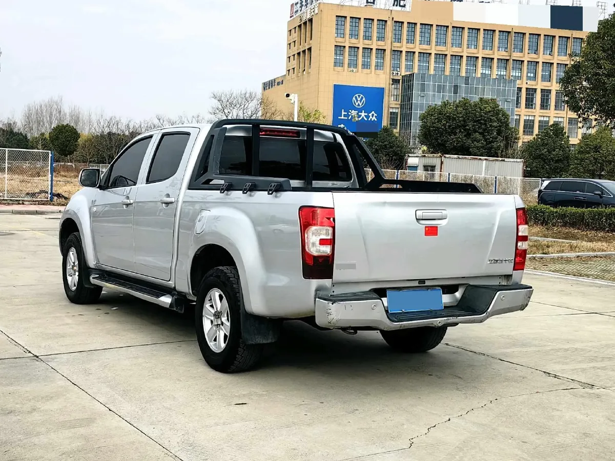 2020 ChangAn Kaicene KaiCheng F70 2.4T 218HP L4 6MT,autocango,china used car exporter,china ev exporter,chinese used car exporter,chinese used ev exporter