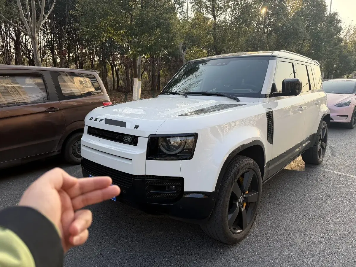 2024 Land Rover Defender 3.0T 400HP L6 8AT