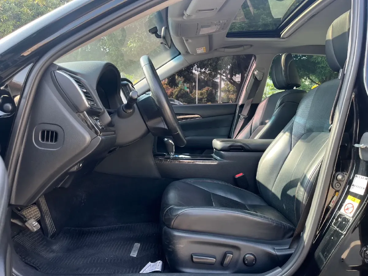 2015 Toyota Crown 2.0T 235HP L4 8AT,autocango,china used car exporter,china ev exporter,chinese used car exporter,chinese used ev exporter