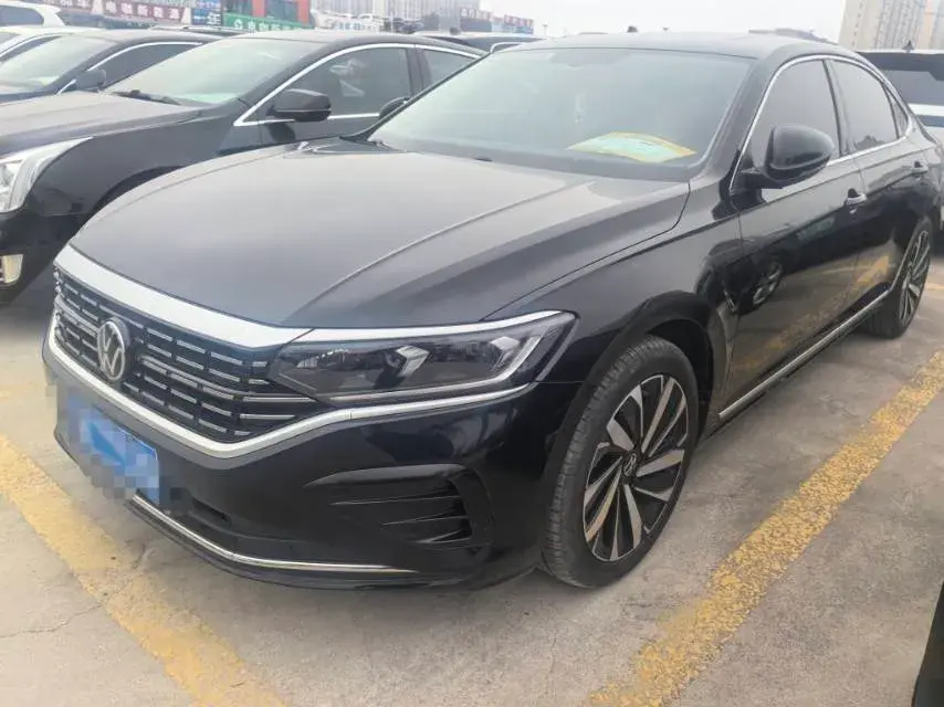 2023 Volkswagen Passat 2.0T 186HP L4 7DCT