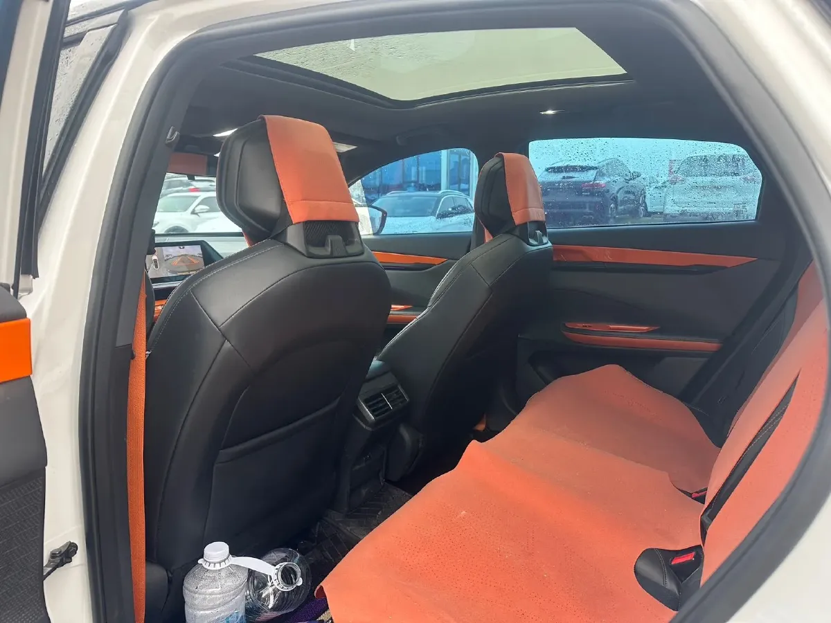 2022 ChangAn UNI-V 1.5T 188HP L4 7DCT,autocango,china used car exporter,china ev exporter,chinese used car exporter,chinese used ev exporter