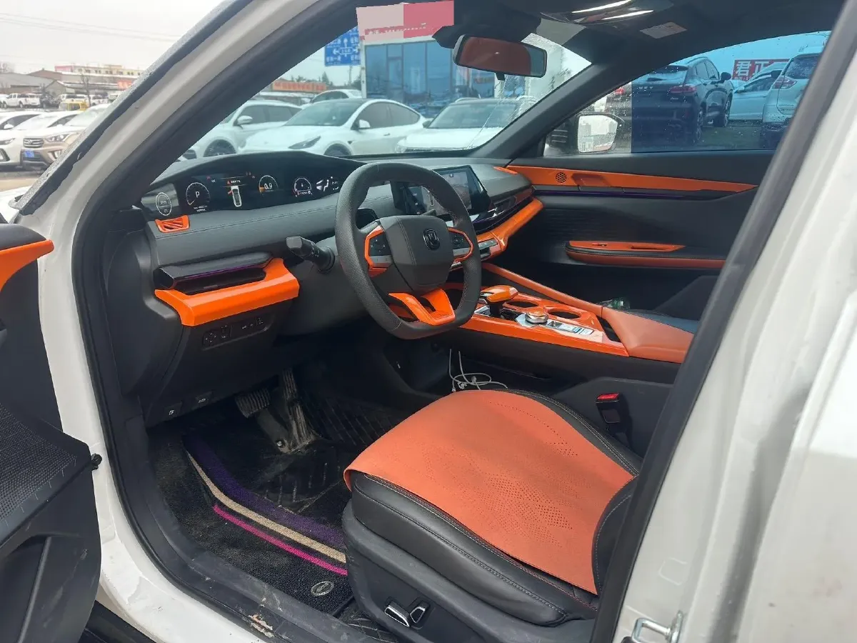 2022 ChangAn UNI-V 1.5T 188HP L4 7DCT,autocango,china used car exporter,china ev exporter,chinese used car exporter,chinese used ev exporter